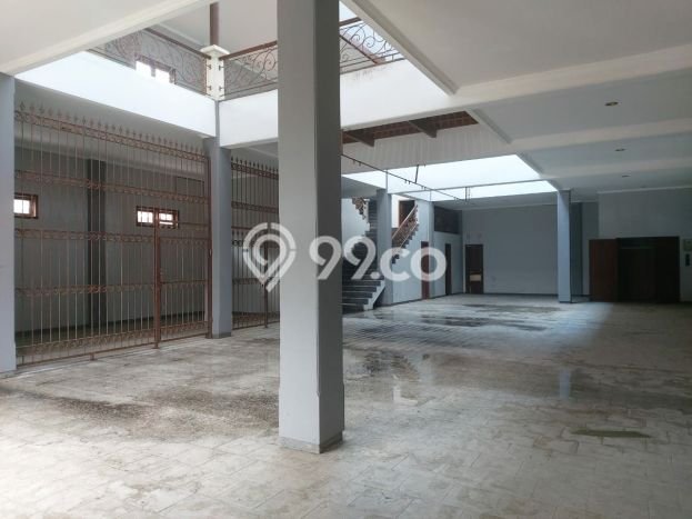 Komersial Dijual di Karanganyar LT 1000m2 & LB 1050m2 Lokasi Terbaik! Komersial Dijual di Karanganyar LT 1000m2 & LB 1050m2 Lokasi Terbaik!