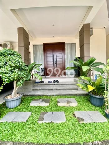 Lokasi strategis! Rumah siap huni disewakan di Kartasura LB 200m2 Lokasi strategis! Rumah siap huni disewakan di Kartasura LB 200m2