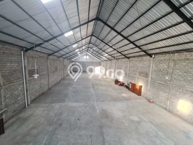 Gudang Komersial Disewakan di Gatak Sukoharjo Luas 1100m2 Gudang Komersial Disewakan di Gatak Sukoharjo Luas 1100m2