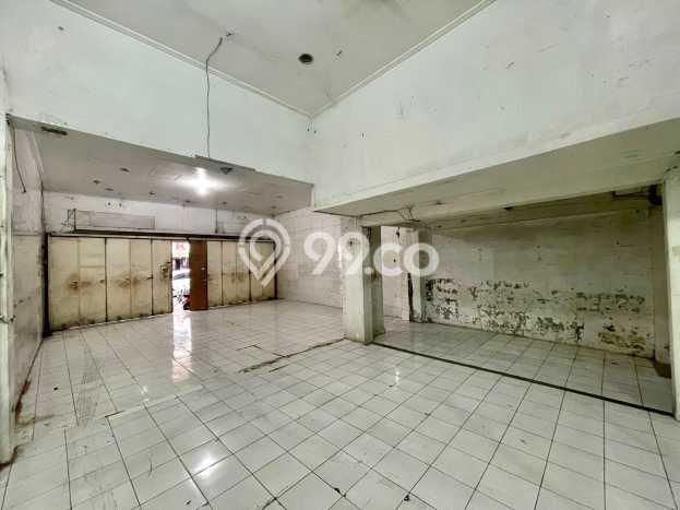 Ruko untuk disewa di Laweyan punya LT 200m2 & LB 400m2 harga sewa kompetitif Ruko untuk disewa di Laweyan punya LT 200m2 & LB 400m2 harga sewa kompetitif