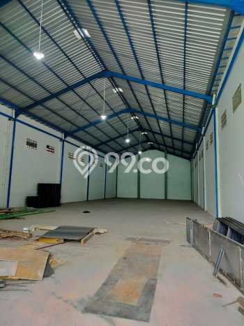 Gudang Strategis di , Luas 450m2m², Jalan Utama, Tingkat Keramaian Tinggi Gudang Strategis di , Luas 450m2m², Jalan Utama, Tingkat Keramaian Tinggi
