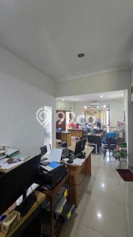 Area Strategis! Disewakan Ruko Lokasi Laweyan, Solo Cocok untuk Bisnis Area Strategis! Disewakan Ruko Lokasi Laweyan, Solo Cocok untuk Bisnis