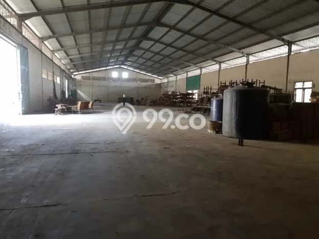 Unit Gudang Disewa Lokasi Banjarsari, Solo Spesifikasi Luas Bangunan 4600m2 Unit Gudang Disewa Lokasi Banjarsari, Solo Spesifikasi Luas Bangunan 4600m2