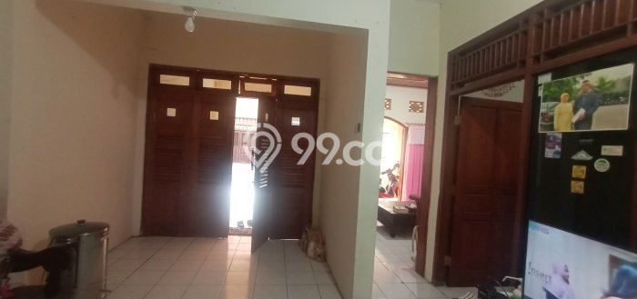 Dijual Cepat Rumah Bagus Siap Huni LB 110m2 di Laweyan, Solo Dijual Cepat Rumah Bagus Siap Huni LB 110m2 di Laweyan, Solo