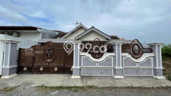Rumah Strategis Modern Lb 100m2 di Banjarsari, Surakarta Rumah Strategis Modern Lb 100m2 di Banjarsari, Surakarta