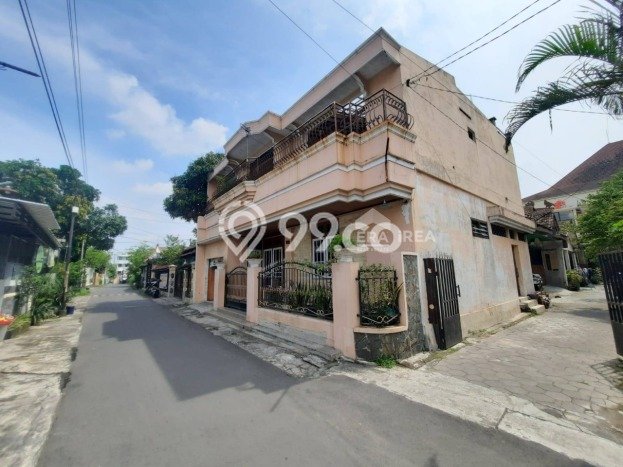 Dijual Rumah Strategis Bagus Punya 5 KT di Jebres Surakarta SHM Dijual Rumah Strategis Bagus Punya 5 KT di Jebres Surakarta SHM