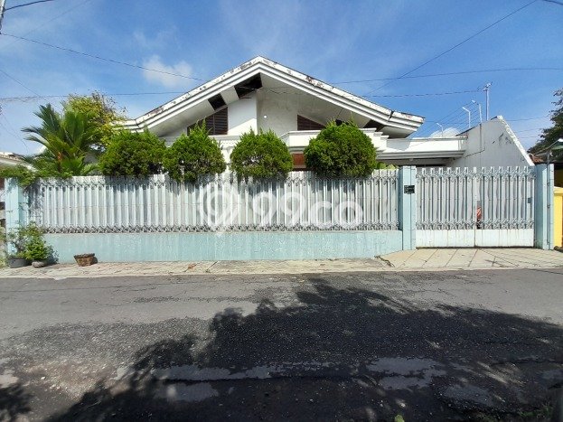 Rumah kawasan Jebres, Surakarta, Luas 341m² LB 300m² Rumah kawasan Jebres, Surakarta, Luas 341m² LB 300m²
