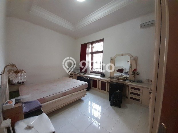 Rumah kawasan Jebres, Surakarta, Luas 341m² LB 300m² Rumah kawasan Jebres, Surakarta, Luas 341m² LB 300m²