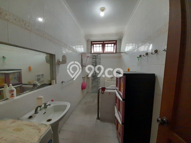 Rumah kawasan Jebres, Surakarta, Luas 341m² LB 300m² Rumah kawasan Jebres, Surakarta, Luas 341m² LB 300m²