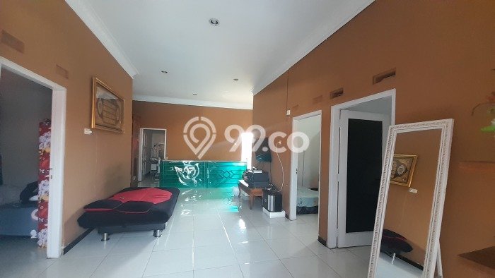 Hunian Cantik Modern Lb 250m2 di Banjarsari, Surakarta Hunian Cantik Modern Lb 250m2 di Banjarsari, Surakarta
