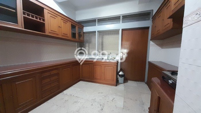 Hunian Mewah Siap Huni LT 551m2 di Banjarsari, Surakarta Hunian Mewah Siap Huni LT 551m2 di Banjarsari, Surakarta