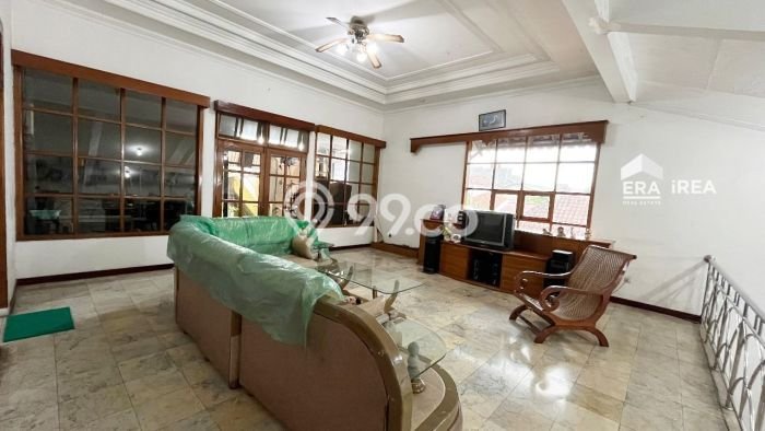 Dijual Rumah Premium dengan Fasilitas Sekitar Komplit di Jebres, Surakarta Dijual Rumah Premium dengan Fasilitas Sekitar Komplit di Jebres, Surakarta