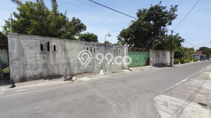 Lahan Dijual Lokasi Colomadu, Karanganyar dengan Luas Tanah 1402m2 dan Status SHM Lahan Dijual Lokasi Colomadu, Karanganyar dengan Luas Tanah 1402m2 dan Status SHM