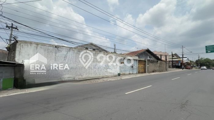 Gudang Area Premium Kawasan Jebres, Luas 800m2m², Akses Strategis Gudang Area Premium Kawasan Jebres, Luas 800m2m², Akses Strategis