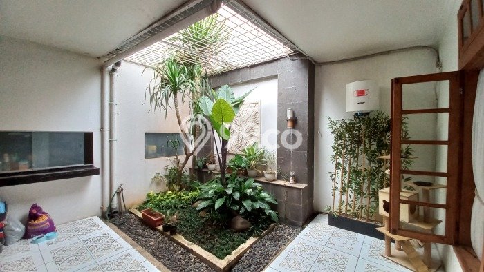 Hunian Elit LB 200m2 Siap Pakai Desain Elegan di Cipete, Jakarta Selatan Hunian Elit LB 200m2 Siap Pakai Desain Elegan di Cipete, Jakarta Selatan