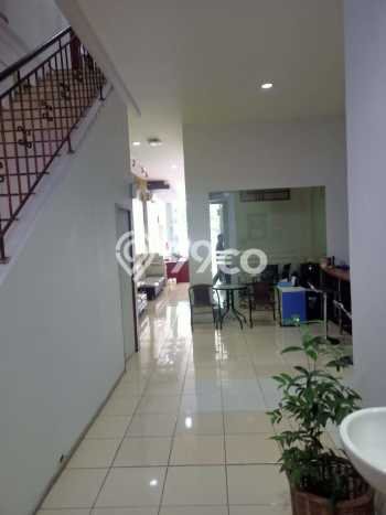 Ruko Dijual di Prime Area Jakarta Selatan Luas 330m2 Ruko Dijual di Prime Area Jakarta Selatan Luas 330m2