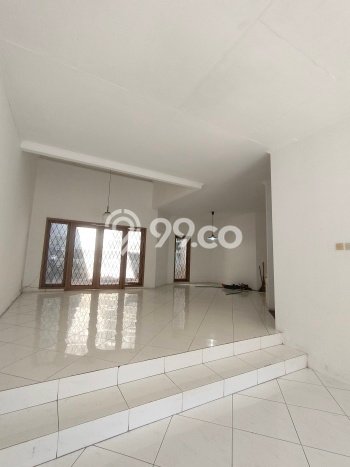 Rumah Strategis Modern Lb 250m2 di Cinere, Depok Rumah Strategis Modern Lb 250m2 di Cinere, Depok