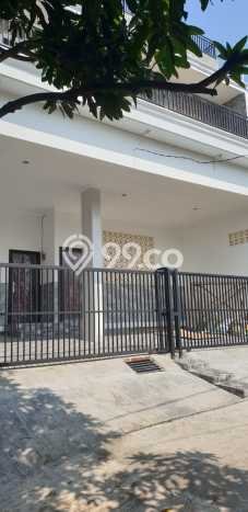 Rumah Elit Modern Tanpa Renovasi di Bintaro Jakarta Selatan Rumah Elit Modern Tanpa Renovasi di Bintaro Jakarta Selatan