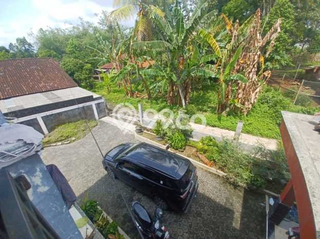 NEW LISTING! Rumah Strategis area , Luas 330m2m² Bangunan 180m2m² NEW LISTING! Rumah Strategis area , Luas 330m2m² Bangunan 180m2m²