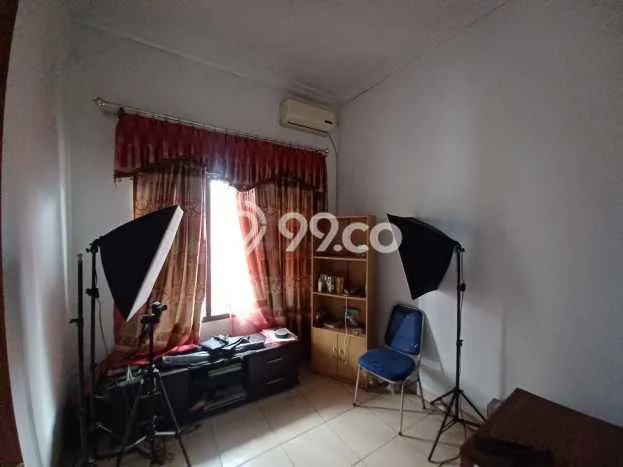 NEW LISTING! Rumah Strategis area , Luas 330m2m² Bangunan 180m2m² NEW LISTING! Rumah Strategis area , Luas 330m2m² Bangunan 180m2m²