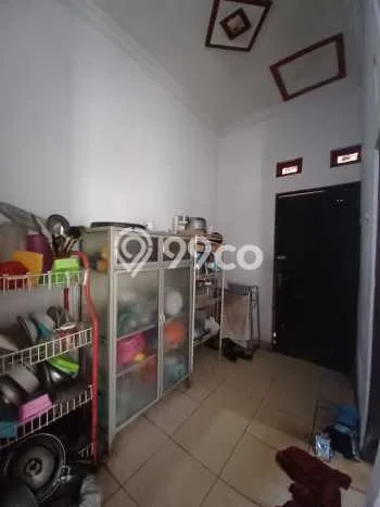 NEW LISTING! Rumah Strategis area , Luas 330m2m² Bangunan 180m2m² NEW LISTING! Rumah Strategis area , Luas 330m2m² Bangunan 180m2m²
