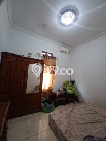NEW LISTING! Rumah Strategis area , Luas 330m2m² Bangunan 180m2m² NEW LISTING! Rumah Strategis area , Luas 330m2m² Bangunan 180m2m²