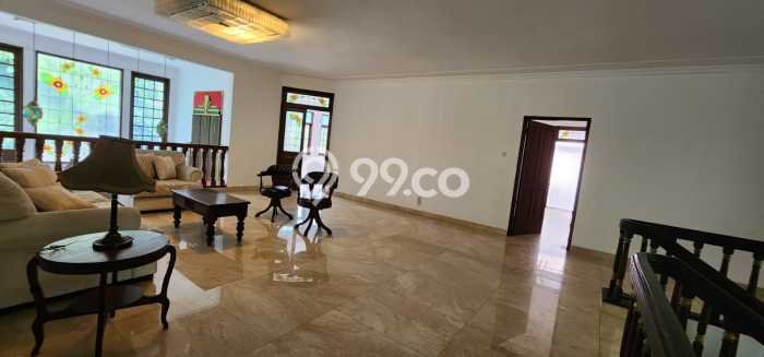 Jual Rumah Mewah Megah Dengan View Eksklusif di Cinere, Jakarta Selatan Jual Rumah Mewah Megah Dengan View Eksklusif di Cinere, Jakarta Selatan