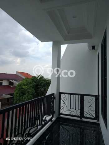 Rumah Luas Asri 3 KT Siap Pakai di Cinere Jakarta Selatan Rumah Luas Asri 3 KT Siap Pakai di Cinere Jakarta Selatan