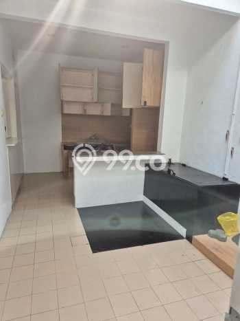 Disewakan! Rumah 3 Kamar Tidur &
2 Kamar Mandi di Lebak Bulus, Jakarta Selatan Disewakan! Rumah 3 Kamar Tidur &
2 Kamar Mandi di Lebak Bulus, Jakarta Selatan