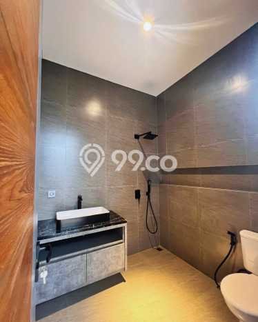 Ready to Use! Luxury House LT 210m2 Desain Elegan di Pangkalan Jati Ready to Use! Luxury House LT 210m2 Desain Elegan di Pangkalan Jati