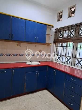 Disewakan! Rumah 3 Kamar Tidur &
2 Kamar Mandi di Cinere, Jakarta Selatan Disewakan! Rumah 3 Kamar Tidur &
2 Kamar Mandi di Cinere, Jakarta Selatan