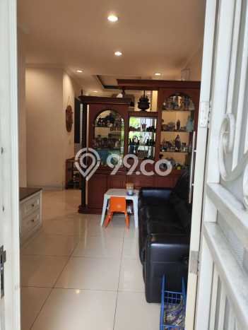 Jual Rumah Mewah Elegan Dengan View Eksklusif di Green Lake City, Jakarta Barat Jual Rumah Mewah Elegan Dengan View Eksklusif di Green Lake City, Jakarta Barat