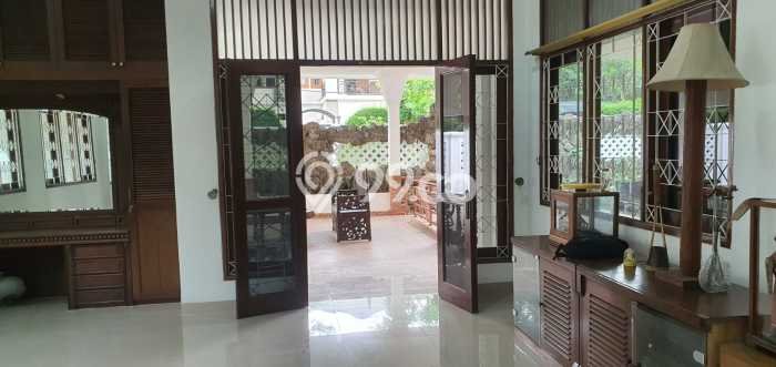 Ready to Use! Premium House LT 1031m2 Desain Elegan di Cinere Ready to Use! Premium House LT 1031m2 Desain Elegan di Cinere