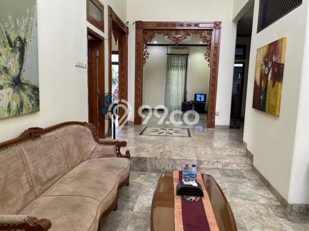 Ready to Use! Luxury House LT 370m2 Desain Elegan di Pondok Labu Ready to Use! Luxury House LT 370m2 Desain Elegan di Pondok Labu