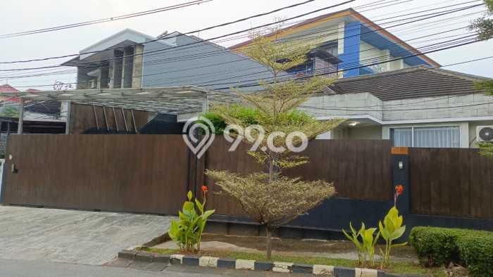 Dijual Rumah Luas Megah Dengan View Eksklusif di Cinere, Jakarta Selatan Dijual Rumah Luas Megah Dengan View Eksklusif di Cinere, Jakarta Selatan