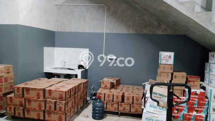 Unit Gudang Paling Strategis di Cengkareng Jakarta Barat dengan LB 250m2 Unit Gudang Paling Strategis di Cengkareng Jakarta Barat dengan LB 250m2