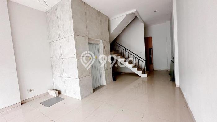 Ruko Dijual di Jakarta Utara LT 75m2 & LB 450m2 Lokasi Terbaik! Ruko Dijual di Jakarta Utara LT 75m2 & LB 450m2 Lokasi Terbaik!