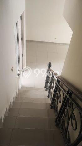 Sewa Rumah Murah di Green Lake City Jakarta Barat dengan 3 KT Sewa Rumah Murah di Green Lake City Jakarta Barat dengan 3 KT