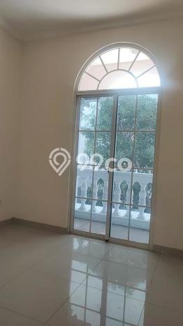 Sewa Rumah Murah di Green Lake City Jakarta Barat dengan 3 KT Sewa Rumah Murah di Green Lake City Jakarta Barat dengan 3 KT