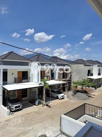 Rumah Modern Cantik 3 KT Bisa Langsung Pindah di Banyumanik Rumah Modern Cantik 3 KT Bisa Langsung Pindah di Banyumanik