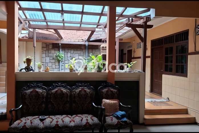 Rumah Elit LB 233m2 Siap Pakai Desain Elegan di Pamularsih, Semarang Rumah Elit LB 233m2 Siap Pakai Desain Elegan di Pamularsih, Semarang