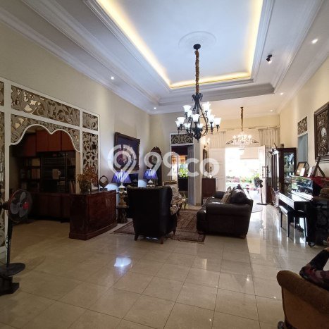 Jual Rumah Mewah Elegan Dengan View Eksklusif di Cibubur, Depok Jual Rumah Mewah Elegan Dengan View Eksklusif di Cibubur, Depok