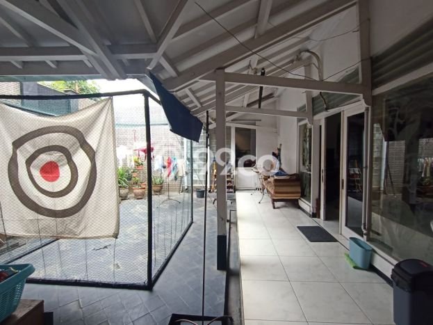 Jual Rumah Mewah Elegan Dengan View Eksklusif di Pondok Bambu, Jakarta Timur Jual Rumah Mewah Elegan Dengan View Eksklusif di Pondok Bambu, Jakarta Timur