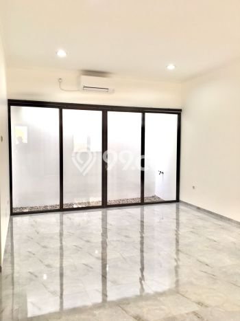 Rumah Strategis Minimalis Lb 110m2 di Duren Sawit, Jakarta Timur Rumah Strategis Minimalis Lb 110m2 di Duren Sawit, Jakarta Timur