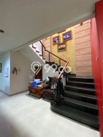 Jual Rumah Luas Elegan Dengan View Cantik di Otista, Jakarta Timur Jual Rumah Luas Elegan Dengan View Cantik di Otista, Jakarta Timur