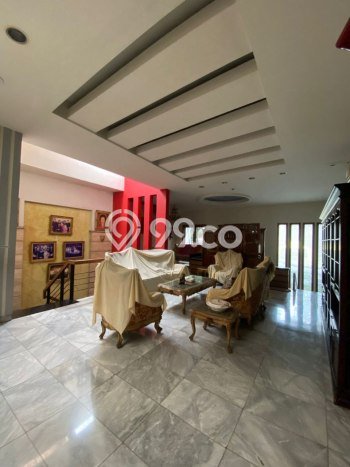 Jual Rumah Luas Elegan Dengan View Cantik di Otista, Jakarta Timur Jual Rumah Luas Elegan Dengan View Cantik di Otista, Jakarta Timur