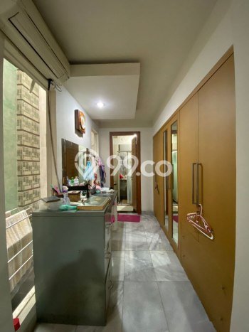 Jual Rumah Luas Elegan Dengan View Cantik di Otista, Jakarta Timur Jual Rumah Luas Elegan Dengan View Cantik di Otista, Jakarta Timur
