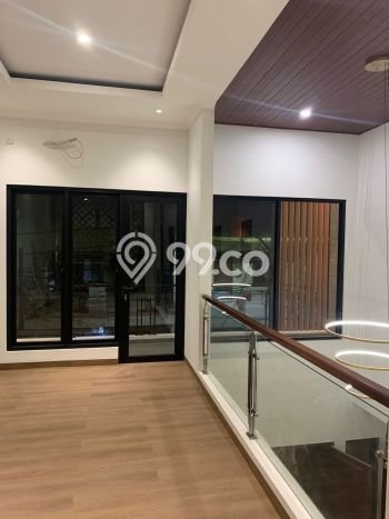 Dijual Rumah Mewah Megah Dengan View Eksklusif di Rawamangun, Jakarta Timur Dijual Rumah Mewah Megah Dengan View Eksklusif di Rawamangun, Jakarta Timur