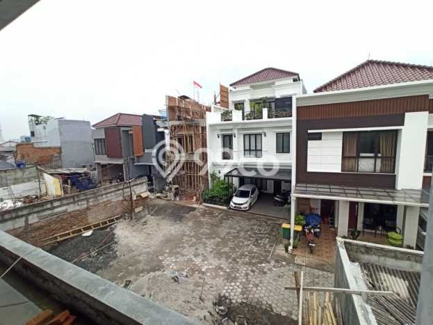 Rumah Mewah LB 125m2 Siap Pakai Desain Elegan di Rawamangun, Jakarta Timur Rumah Mewah LB 125m2 Siap Pakai Desain Elegan di Rawamangun, Jakarta Timur