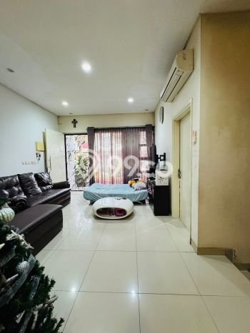 Rumah Elit Modern Tanpa Renovasi di Green Lake City Jakarta Barat Rumah Elit Modern Tanpa Renovasi di Green Lake City Jakarta Barat